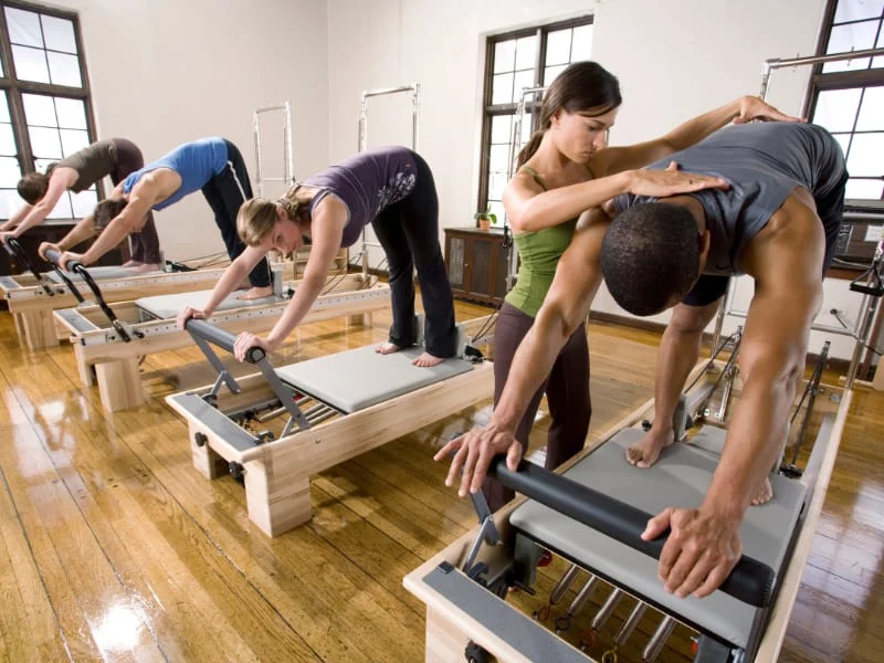 Benefícios do Pilates em grupo